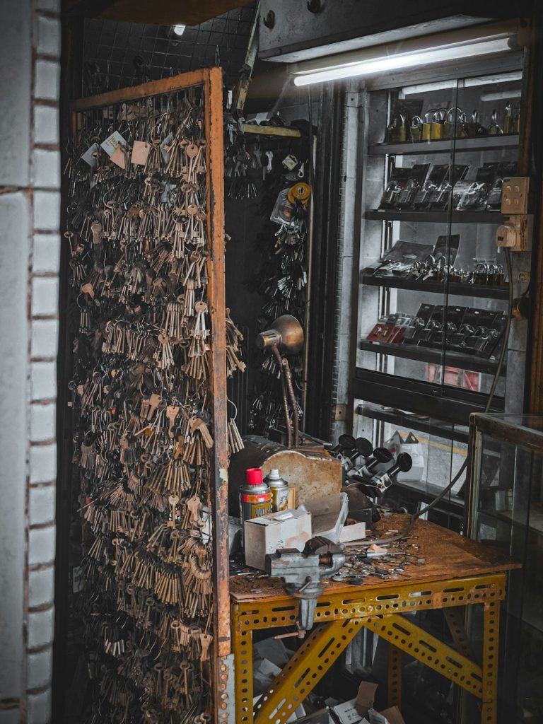 a-room-filled-with-lots-of-different-items-motkc68lowm